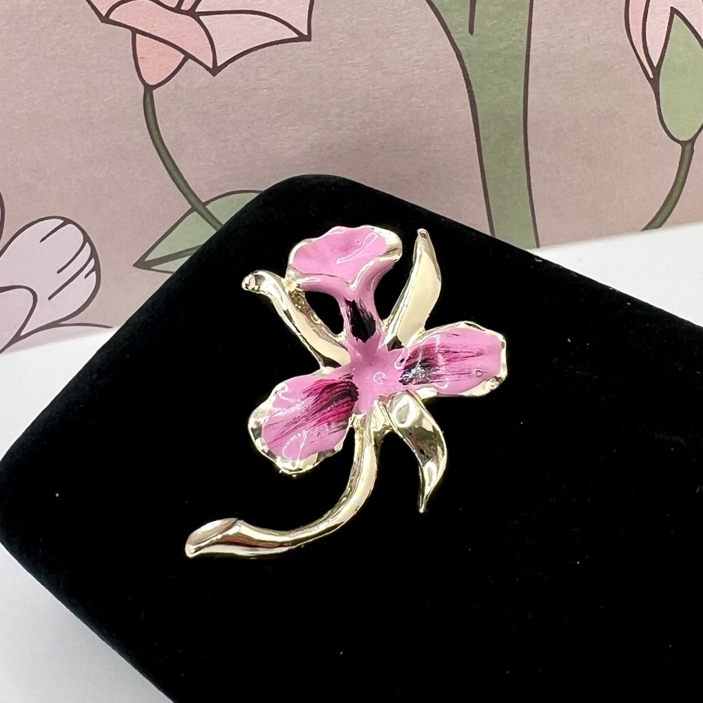 SALE 3/$20** Orchid Enamel Brooch